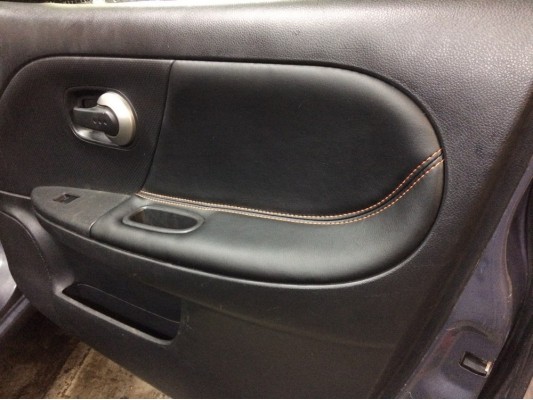 Перетяжка дверных карт Перетяжка дверных карт